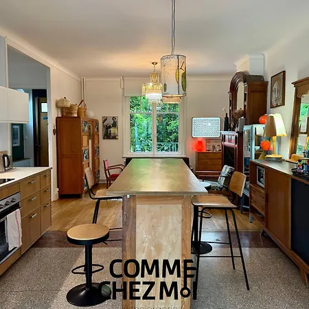 Maison De Charmes Avec Jardin Et Terrasse à Pour 4 Personnes Villa